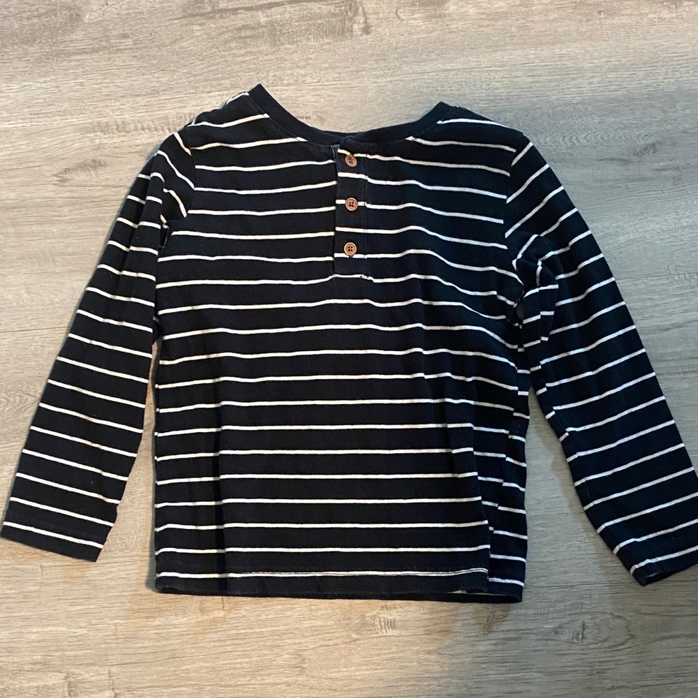 Pekkle Black & White Cotton long sleeve shirt size 5T